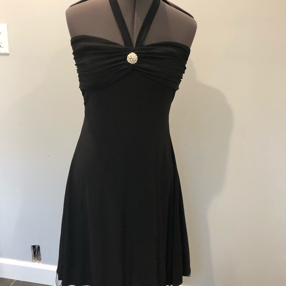 Beautiful sexy dress. Great for any occasion. - Picture 7 of 8